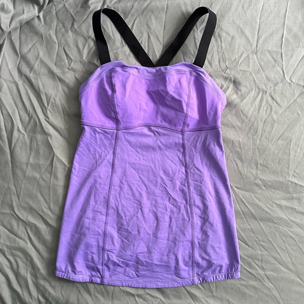 Lululemon Tank - Size 4, original padding included